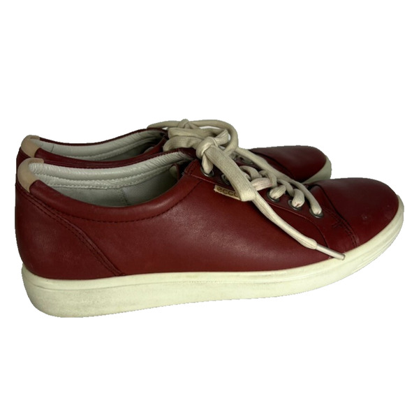 Ecco Sneaker Womens Size 8 Extra Width Red Leather Comfort Cushioned Casual - Picture 1 of 12
